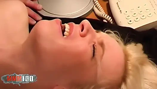 Pascal saint james sıska Çek sekreteri Maica'yı ofis masasında sikiyor