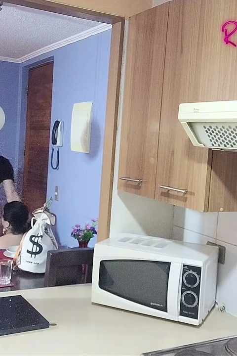 Hayranlar için videolar: maskeli genç adam beni mutfakta sikiyor