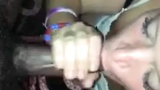 Arkadaş yardımcı olur ona emmek ona erkek arkadaş çük