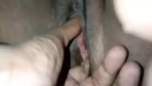 Bibi ka bur me ungali kiya