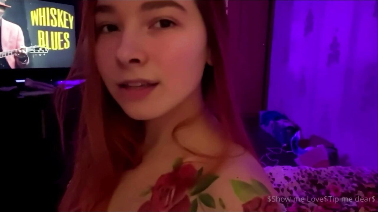 Beauty with a round booty jerks off her wet pussy and wet ends with moans and convulsions