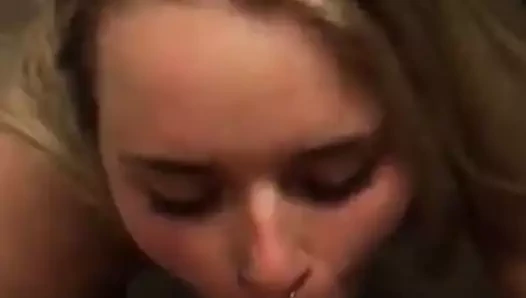 benim fahişe benim horoz emiyor