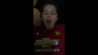 Man utd kız fan ceza alır