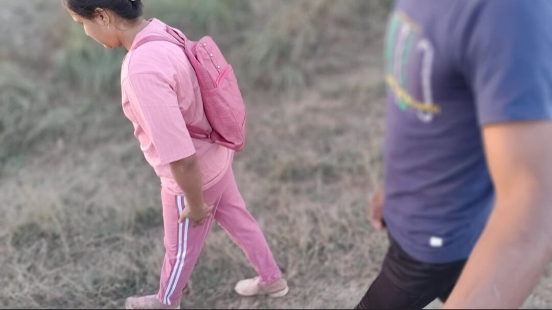 Hintli kız öğrenci viral videoda açık havada ormanda seks yapıyor - mms