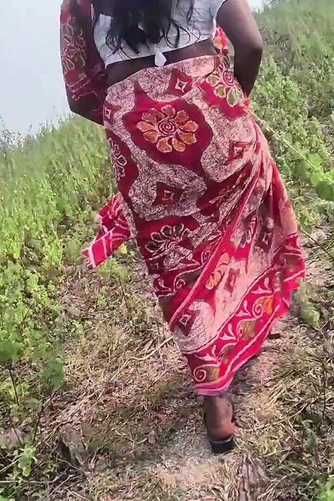 Bir adam ve baldızı arasında açık havada seks