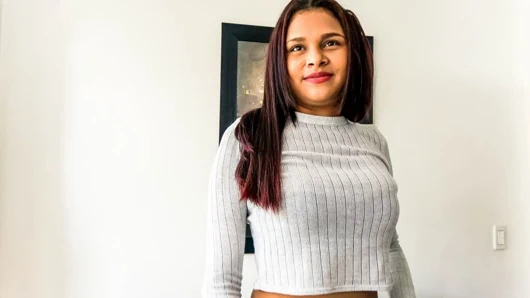 sevimli 18 yaşındaki latin sürtük sahte döküm yapımcı ikna