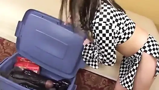 Alex büyük siyah dildolarımızı seviyor