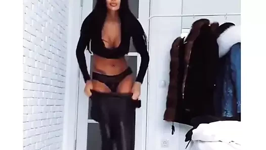 kötü göt rus dövme civciv kıyafet değiştirme