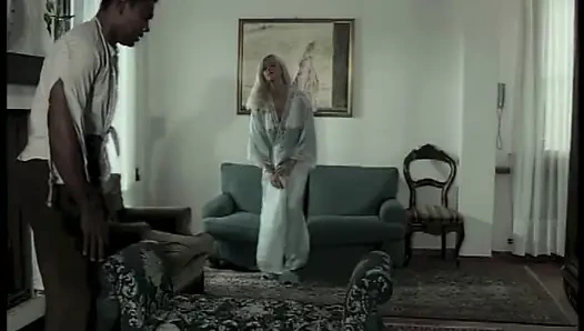 Zengin Sarışın Büyük Siyah Penisi Sever