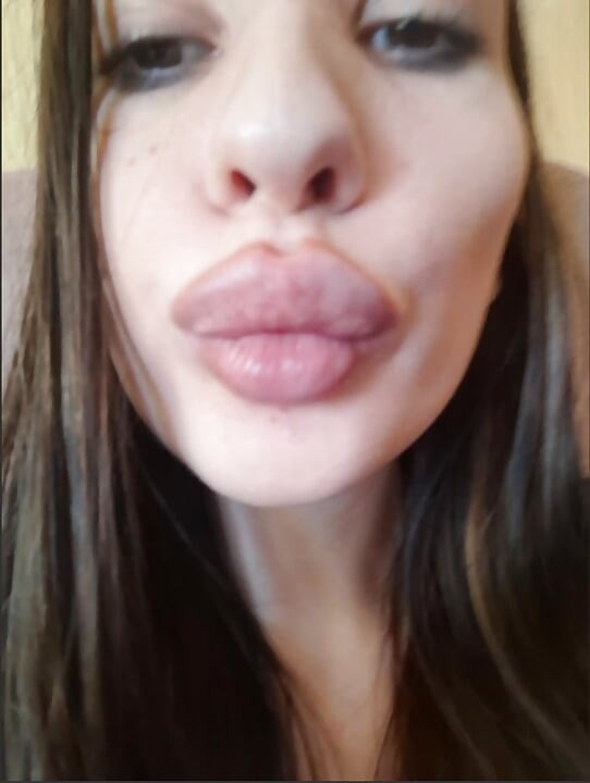 Gencim ama yaşlı erkeklerle olmayı seviyorum