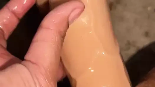 Dildo ile anal sikişmeyi seviyorum