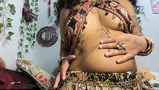 Boho eteklerinin altında kıllı amcık