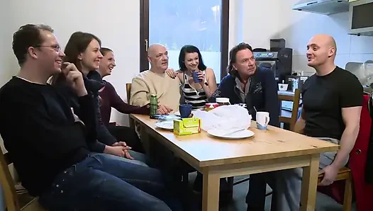 Yaramaz Noel Partisi Vahşi Grup Seks Sikiş Festivali