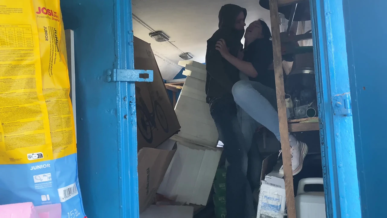 A warehouse worker fucked the manager hard right there on the boxes and put her in her place