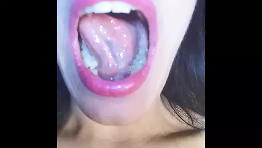 Genç cumslut teklifleri ona boğaz için boğaz pasta pt1 hd