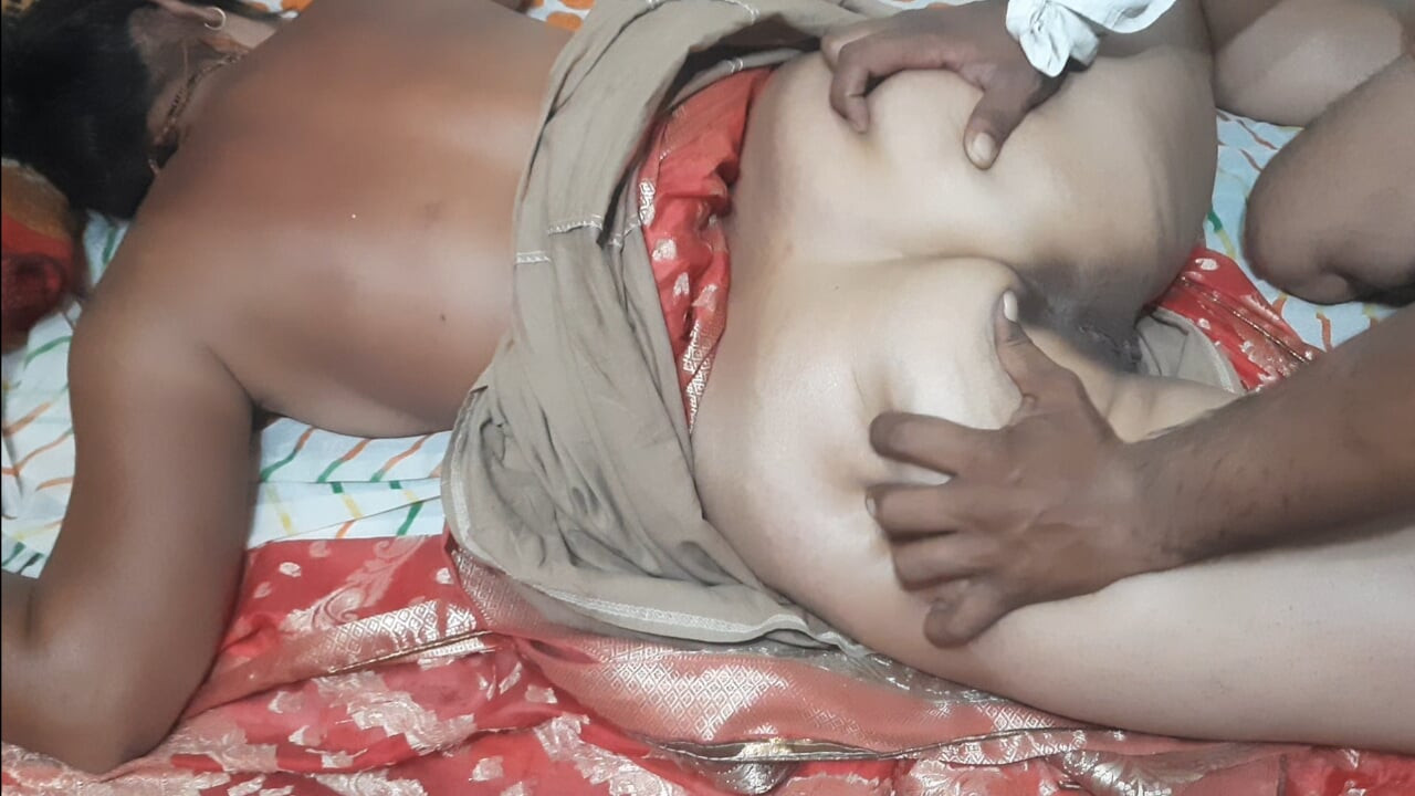 My friend's wife's waist is pained with oil and big fat ass big hip massage big fat ass friend's wife