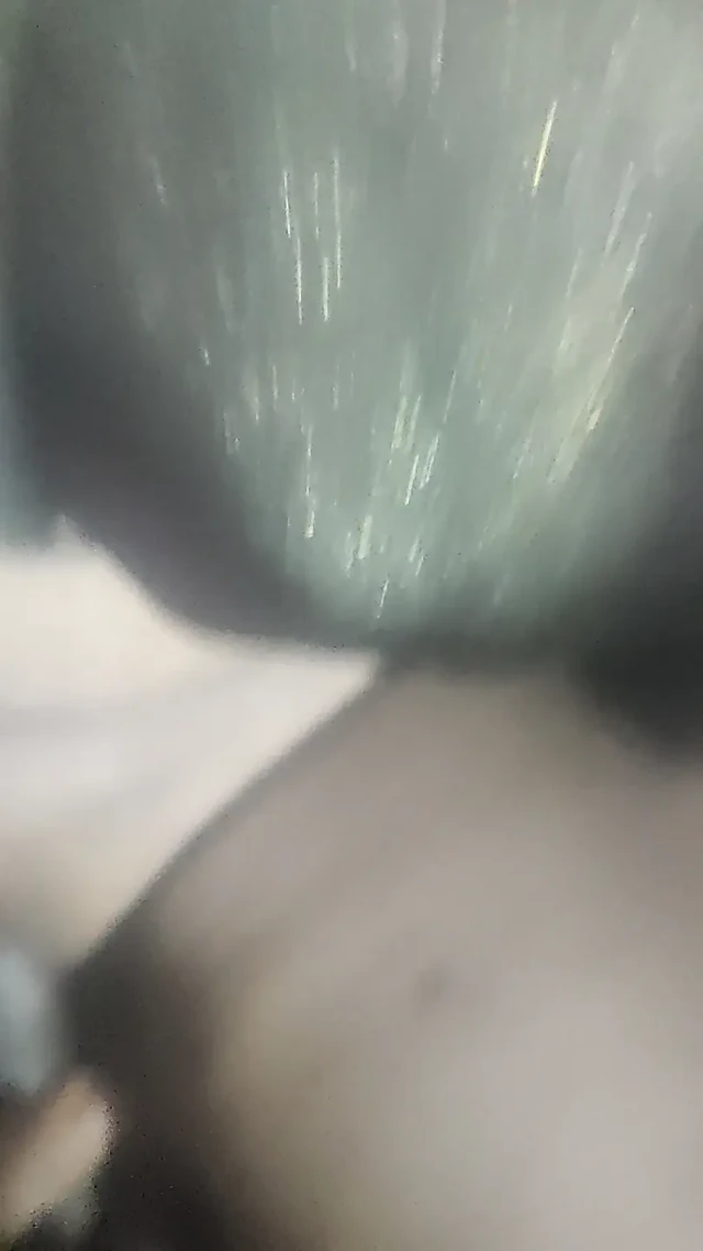Üvey erkek kardeş üvey üvey kız kardeşini sikiyor
