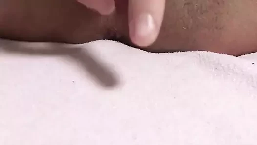 Bakire kız kendini parmaklıyor. Wet Sounds