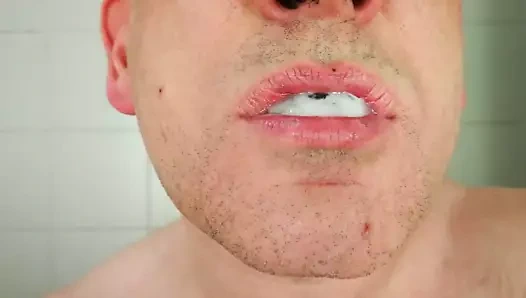 Cum yeme içinde banyo