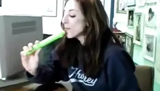 Amatör evli kadın röportaj yapıyor