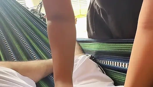 Karım Yakalanma Riskini Hissetmeyi Sevdiği İçin Bana Toplum İçinde Mastürbasyon Yapıyor