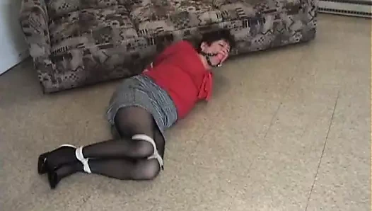 Kelliann bağlı ve esnemeler