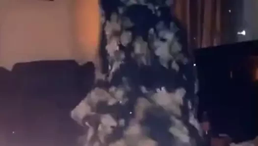 Hintli sürtükler eğleniyor