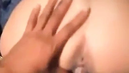 jeune fille qui suce