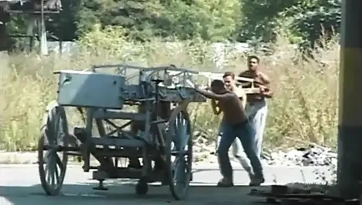 Ateşli kuzular vahşi ve sert bir grup seks için kesime çıkıyor