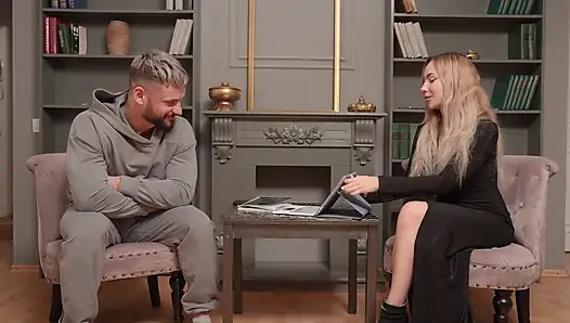 Seksi büyük memeli psikologla sikişerek orgazm oluyor