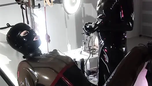Edepsiz piliçlerle bdsm sert sikiş - dvd