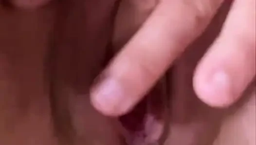 Orta yaşlı seksi kadın yarağımla mastürbasyon yapıyor