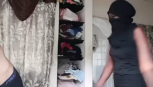 Güçlü Afrikalı Müslüman Bayan