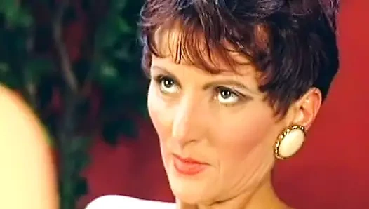 Olgun Alman sürtüğün ateşli anal sikişten sonra yüzüne boşalma