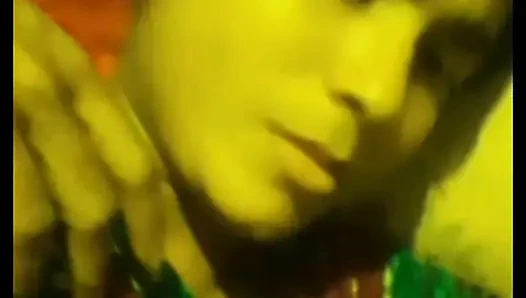 Ateşli Bangladeşli karı koca seks videosu 2025