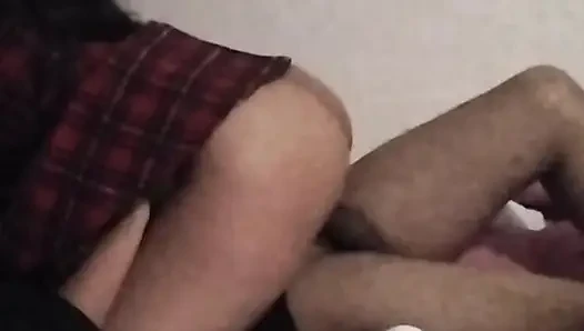 Kız öğrenci komşum porno videosu kaydetmemizi istiyor! Sınıfa gitmeden önce yapmak istiyorum!!