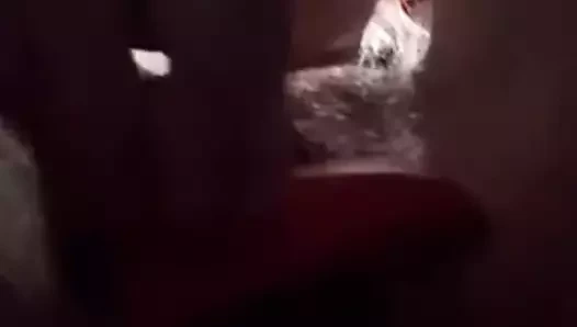 Çaresiz yaşlı bir kadın horoz için aç ve bir mesaj bırakıyor 1