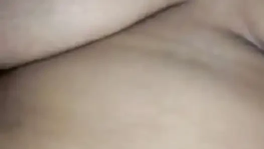 Tombul evli kadın parmaklıyor