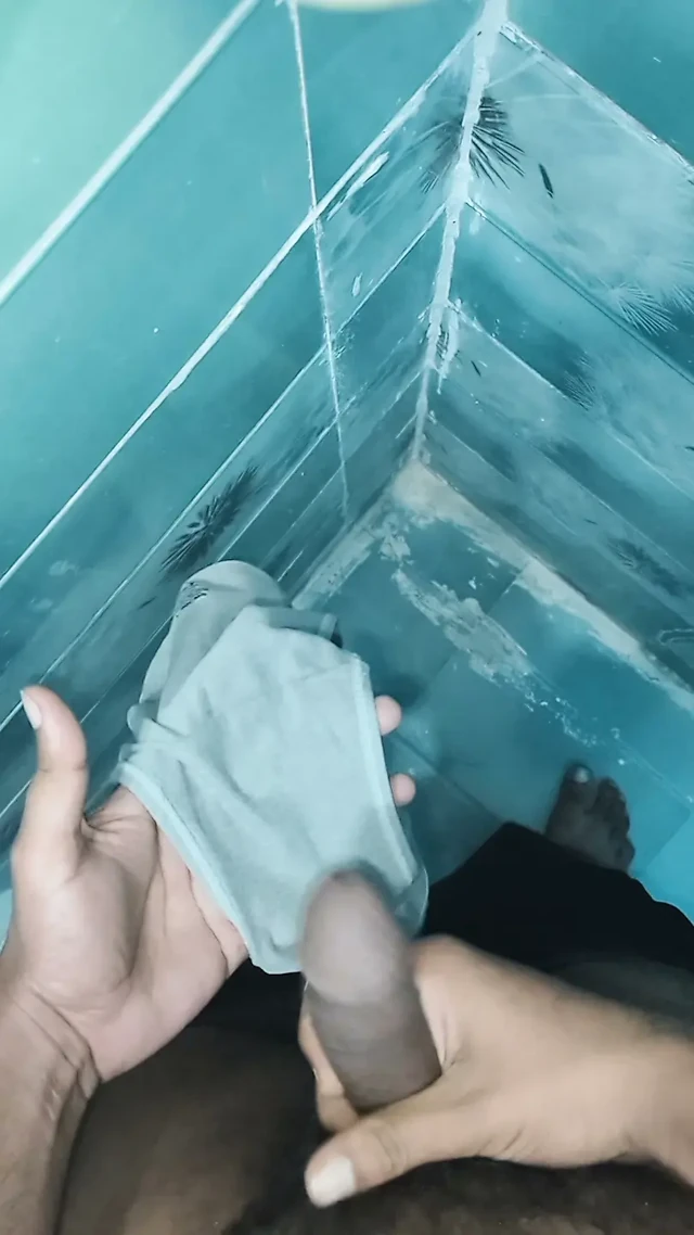Yalnız çocuk baldızının pantolonuna💦 vurdu.