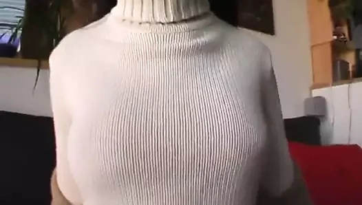 Extrem niedliche dunkehautige Schoenheit