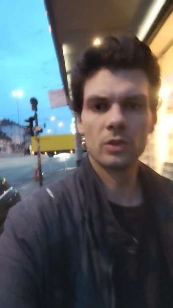 Селфи-Видео на улице в Эссен-Альтендорф: 2