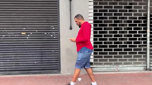 Cep telefonu hırsızıyla sikişiyor