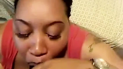 Kamerada sik yalamayı seviyor!