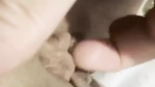 Tombul amcığım uzun bir aradan sonra çok hızlı boşalıyor