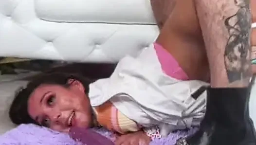 Sasha tükürük her şeyi kapatana kadar Nade'i gırtlağına kadar alıyor!