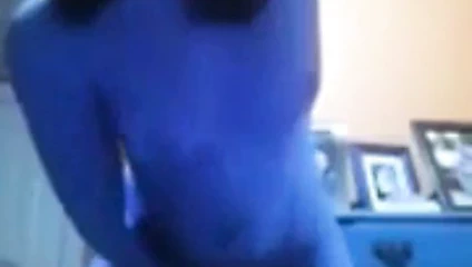 Kedi parmak üzerinde web kamerası