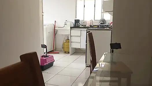 Blonde coquine qui se libère pour ses amants.