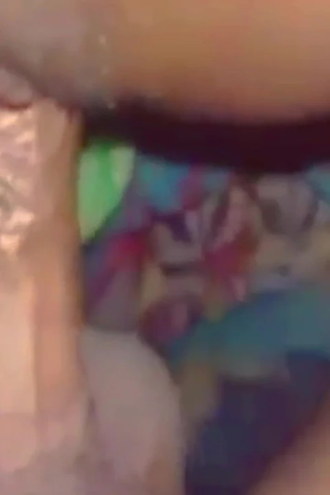 Hintli en ateşli orta yaşlı seksi kadın yatak odasında sikişiyor ev yapımı seks