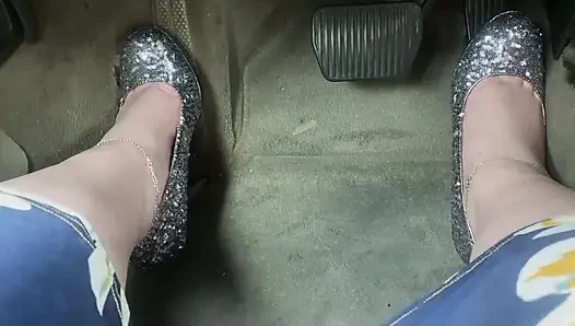 Topuklu 5'te pedal pompalıyor