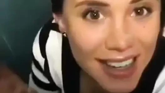 azgın bebeğim içinde alışveriş merkezi